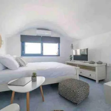 Jaccuzzi Romantic In Firostefani,sea View! Appartamento Fira (Santorini)