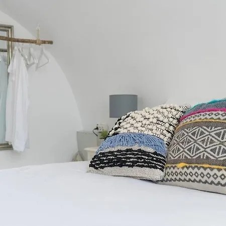 Jaccuzzi Romantic In Firostefani,sea View! Apartamento *