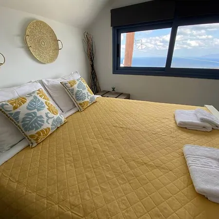 Jaccuzzi Romantic In Firostefani,sea View! Apartman Fíra