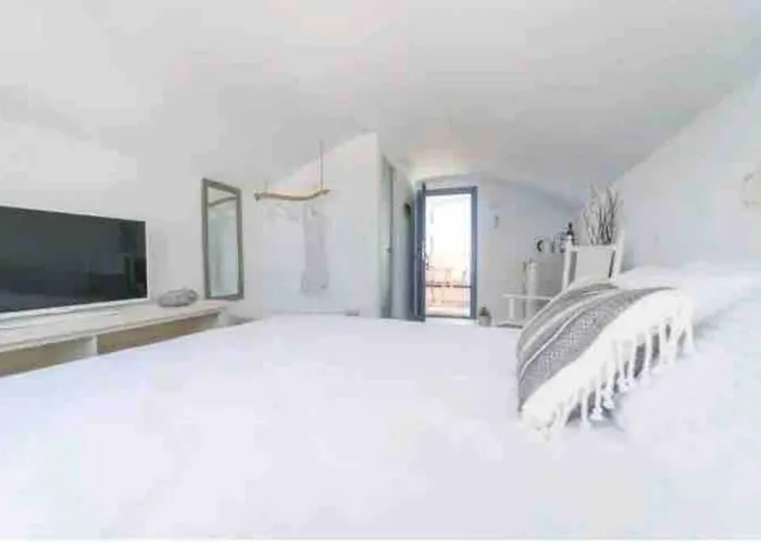 Jaccuzzi Romantic In Firostefani,sea View! شقة