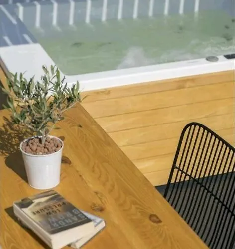 Jaccuzzi Romantic In Firostefani,sea View! *