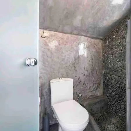 Jaccuzzi Romantic In Firostefani,sea View! Apartment